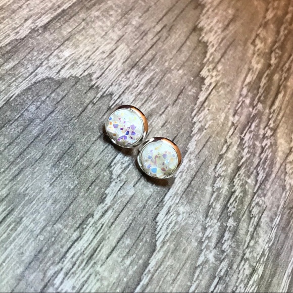 Jewelry - White Iridescent Druzy w/Silver Stud Earrings